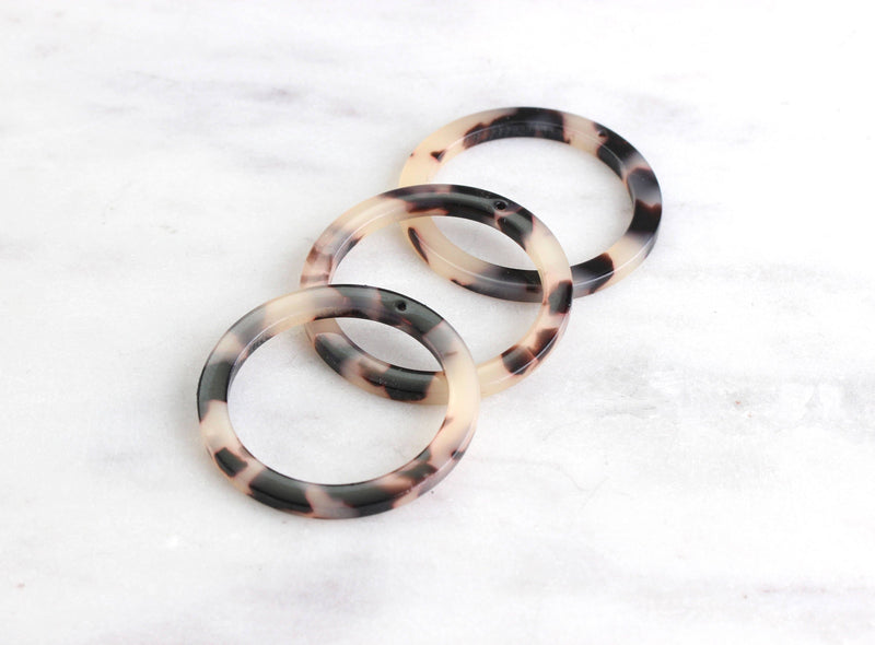 2 Blonde Tortoise Shell Ring Pendants, 1 Hole, Circle Connector Links, Cellulose Acetate, 32mm