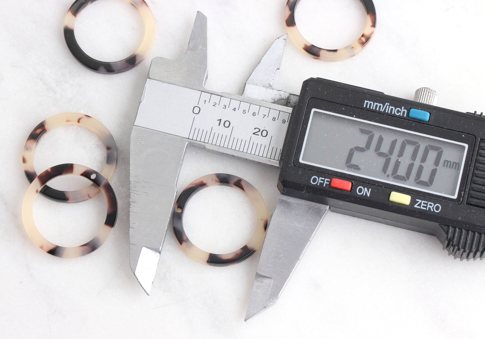 4 White Tortoise Shell Rings 24mm - 25mm, Vintage Tortoise Flat Round