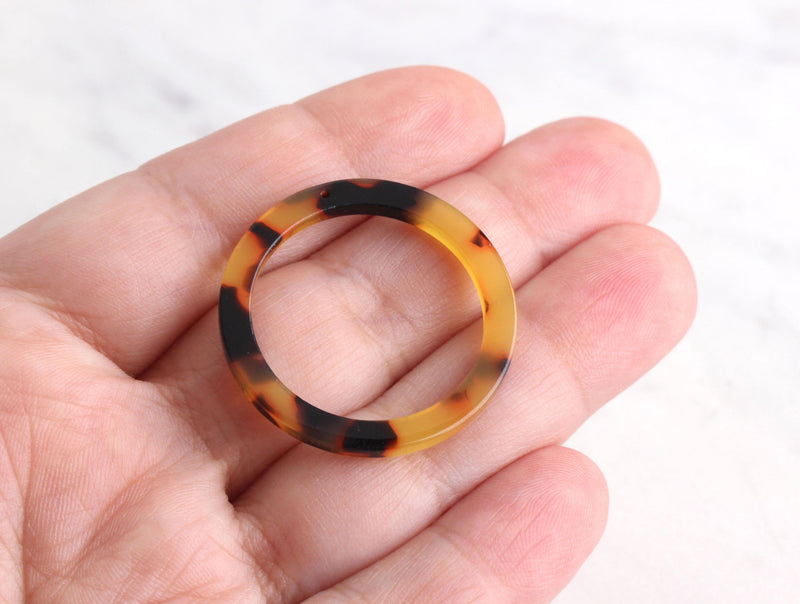 2 Ring Connector Charms in Tortoise Shell, 1 Hole, Flat Edge, Cellulose Acetate, 32mm