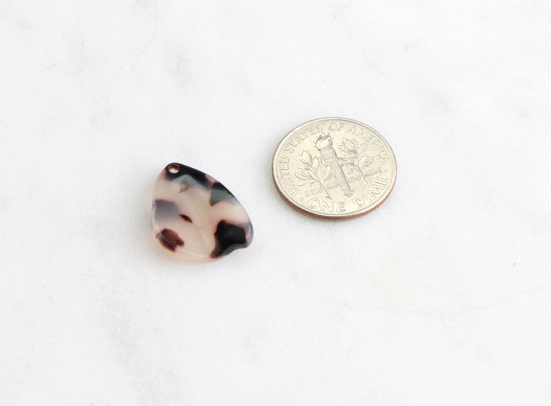 4 Small Petal Charms 18mm, Lucite Flower Petal Dangles, Black White Petal Bead 3D Flower Tortoise Shell Wavy Petals Tiny, FW002-18-WT