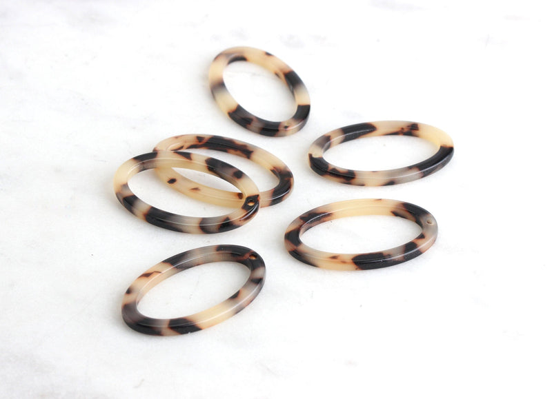 4 White Tortoise Shell Oval Hoops Findings, Faux Turtle Shell, Beige Tortoise Pattern, Black and White Marble Connector Big Oval VG016-33-WT