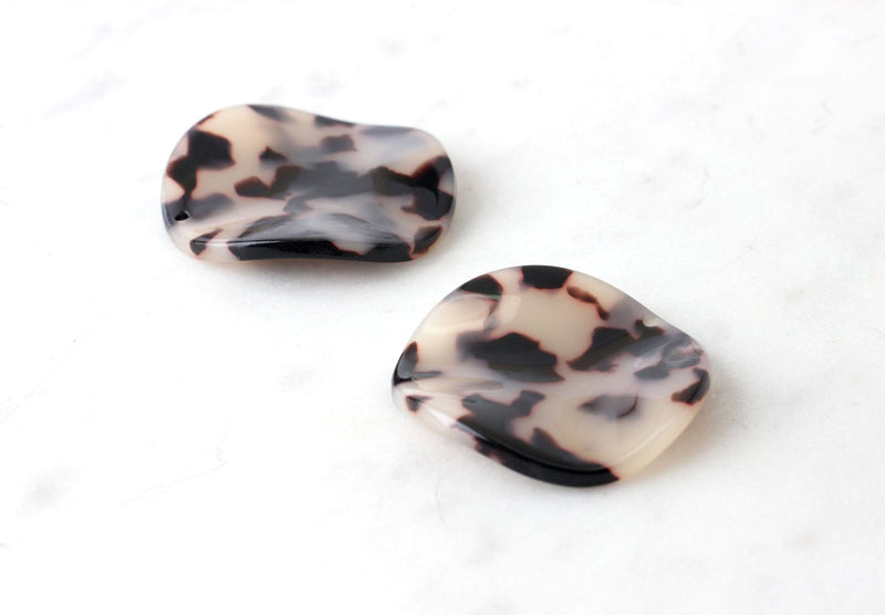 2 Large Wavy Disc Charms, Blonde Tortoisehsell, Cellulose Acetate, 34mm