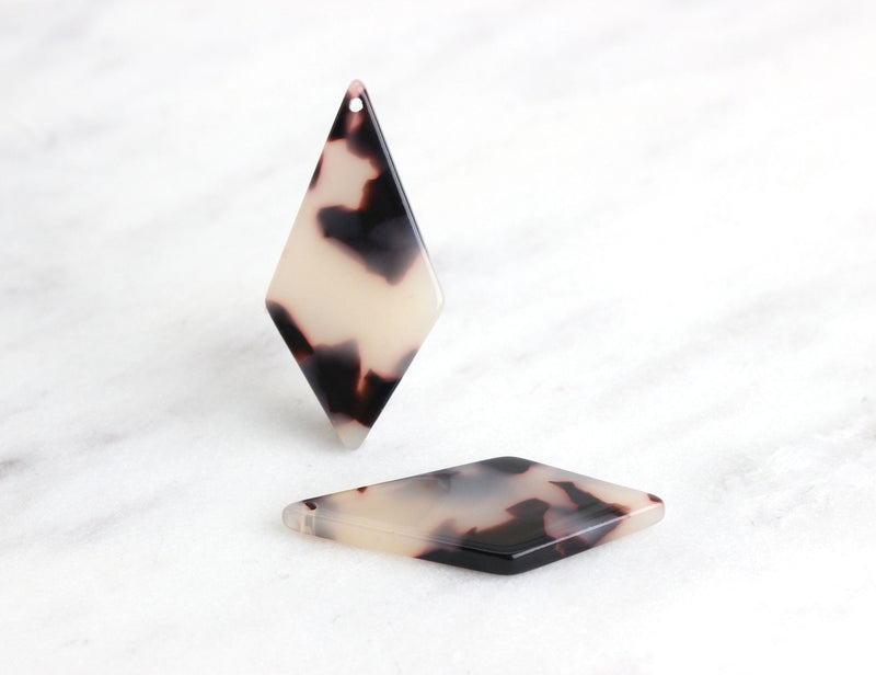 2 Diamond Shaped Charms, Blonde Tortoise Shell, Rhombus Shape, Cellulose Acetate, 31 x 15mm