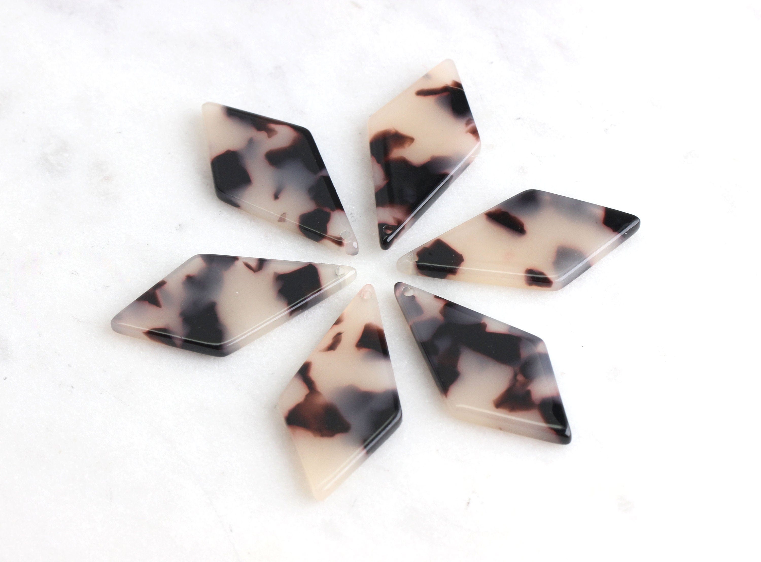 2 Diamond Shaped Charms, Blonde Tortoise Shell, Rhombus Shape, Cellulo