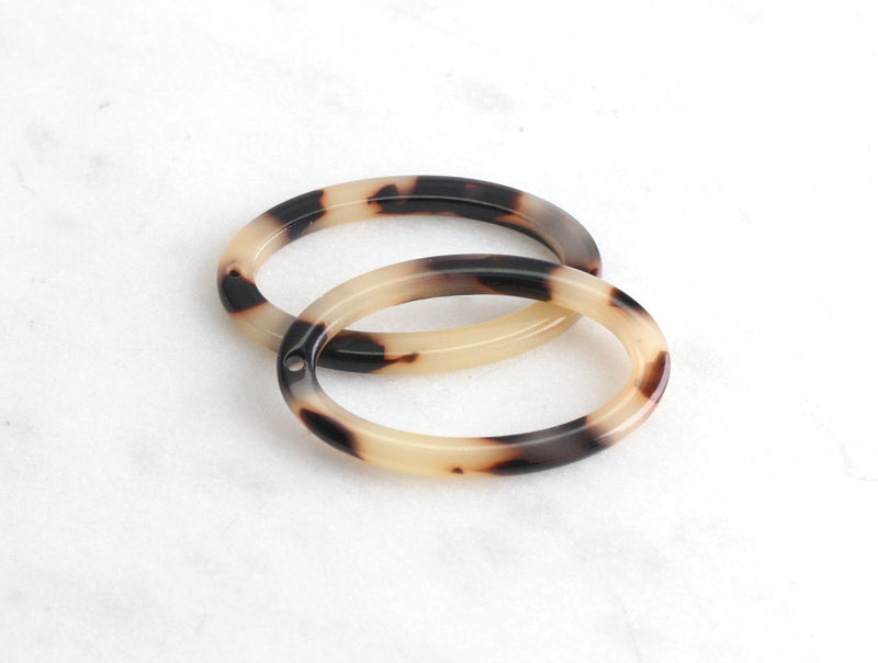 4 White Tortoise Shell Oval Hoops Findings, Faux Turtle Shell, Beige Tortoise Pattern, Black and White Marble Connector Big Oval VG016-33-WT