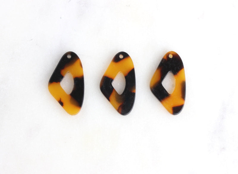4 Tortoise Shell Beads, Irregular Triangle Polygon Charms, Organic Shape, Tortoise Pattern Leopard Print, Teardrop Organic Charm VG026-24-TT