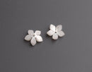 4 Tiny Pearl White Flower Bead Caps, 1 Hole, Imitation Mother of Pearl, Mini Daisy Bead Caps, For Hair Accessories, Cabochons, Studs, Acrylic, 12mm
