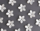 4 Tiny Pearl White Flower Bead Caps, 1 Hole, Imitation Mother of Pearl, Mini Daisy Bead Caps, For Hair Accessories, Cabochons, Studs, Acrylic, 12mm